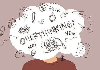 Aşırı düşünen kadınlar